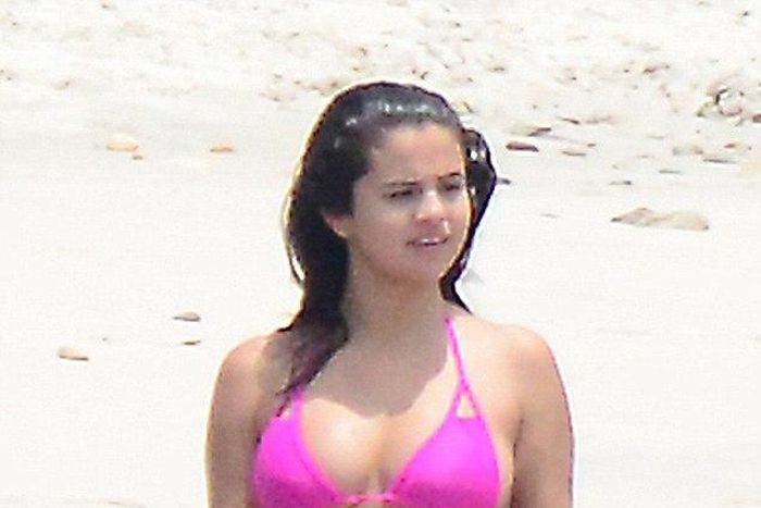 Selena Gomez stuns on Mexican beach