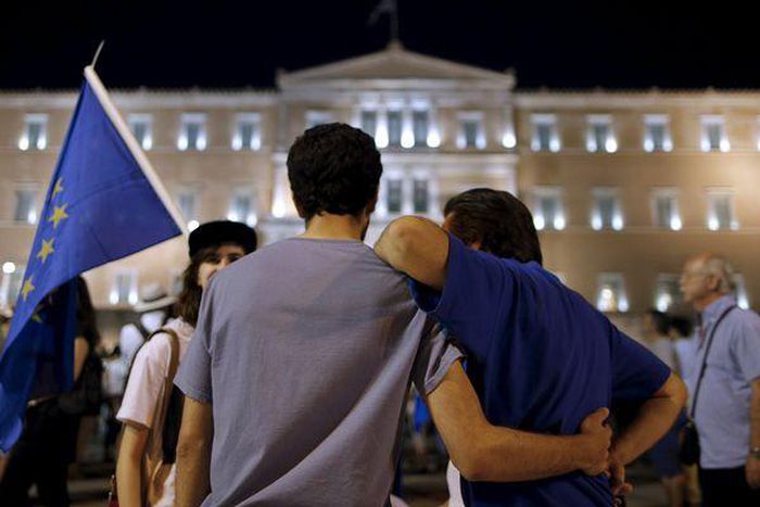 Greek main opposition authorises PM to reach deal with creditors