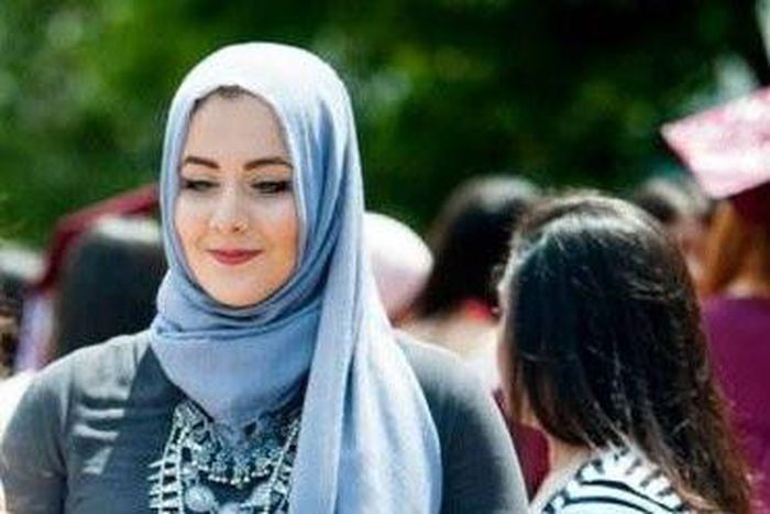 Veiled Muslim student wins Best Dressed award.