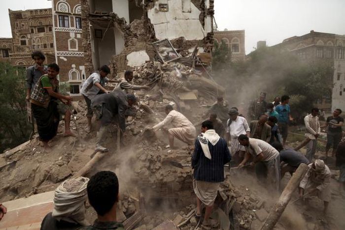 Saudi planes strike Yemen's capital ahead of talks