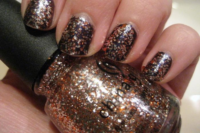 Glitter nail polish