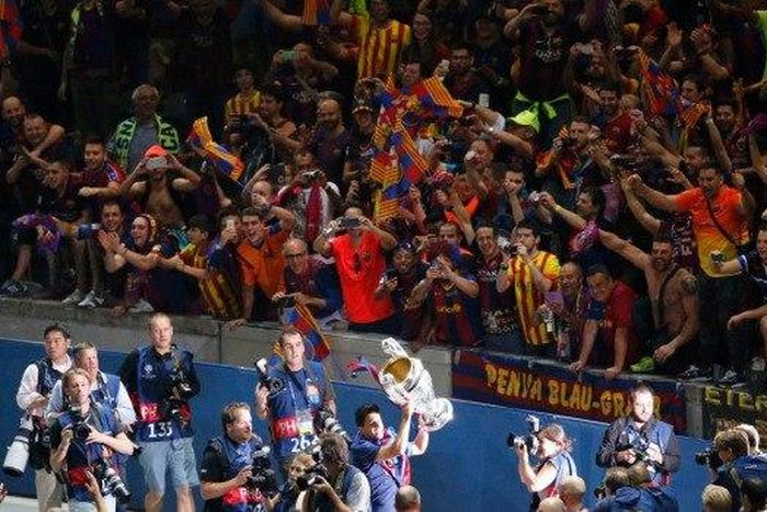 UEFA probing Barca over separatist flags, chants
