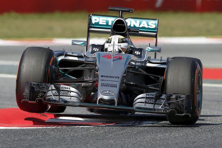 Mercedes Formula One driver Nico Rosberg of Germany drives his car during the first free practice ahead of the Spanish Grand Prix at the Circuit de Barcelona-Catalunya racetrack in Montmelo, near Barcelona, Spain, May 8, 2015. REUTERS/Gustau Nacarino
