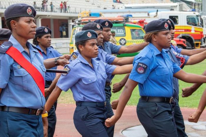 Plans to pay PNG officers $150 per arrest have been scrapped as 'counter-productive'