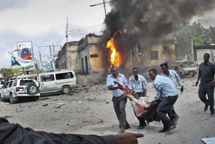 Car bomb kills at least 3, wounds 7 in Somali capital: police