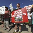 After Cecil outcry, major U.S. airlines end trophy hunter shipments