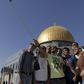 Palestinians connect to Jerusalem holy shrine with "selfies"