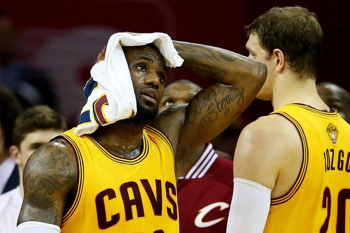 ___3856776___https:______static.pulse.com.gh___webservice___escenic___binary___3856776___2015___6___12___15___lebronjames-cropped_glymlod4xbee13skqfmdz3kgb_1