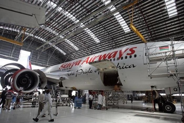 Kenya Airways Boeing B777-200ER plane is seen during a media tour at their maintenance hangar in Nairobi, October 2, 2008.    REUTERS/Antony Njuguna