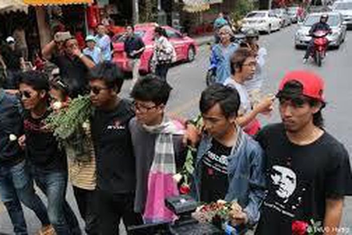 Thai military court releases 14 student protesters