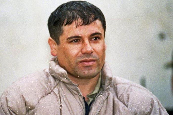 Mexico says officials must have helped drug lord Guzman escape