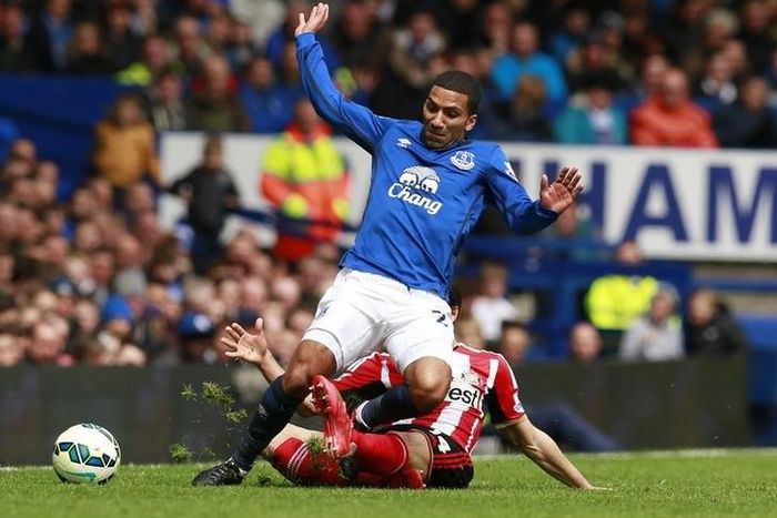 Everton's Aaron Lennon in action
Action Images via Reuters / Jason Cairnduff
Livepic
