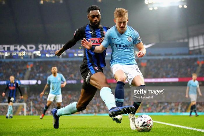 Semi AJAYI was unable to prevent a heavy defeat to Manchester City  ()