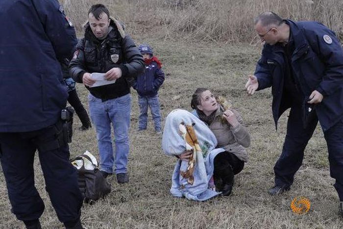 Hungary to fence off Serb border to stop migrants - minister