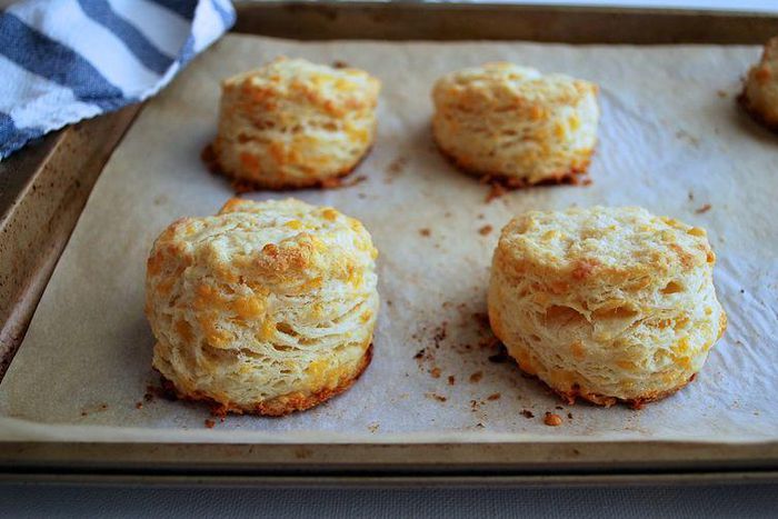 Garlic cheddar biscuits