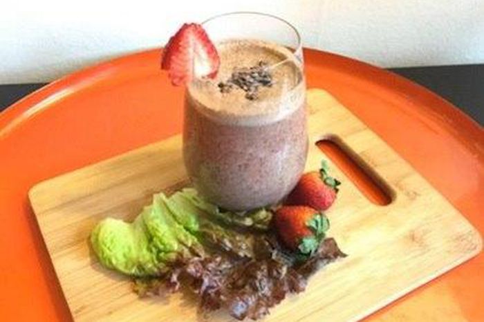 ___3919706___https:______static.pulse.com.gh___webservice___escenic___binary___3919706___2015___6___29___15___Strawberry-Cacao-Almond-Butter-Shake