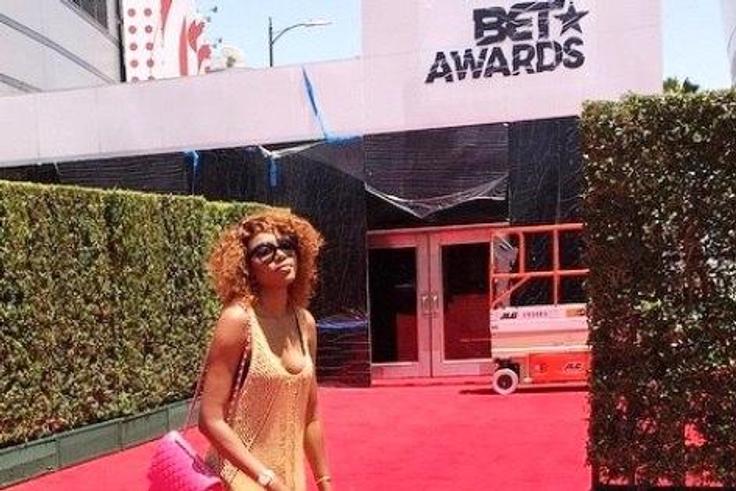 Yvonne Nelson posing at the BET Awards red carpet