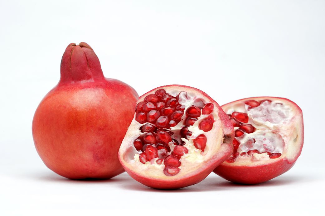 Pomegranate [Freepik/KamranAydinov]