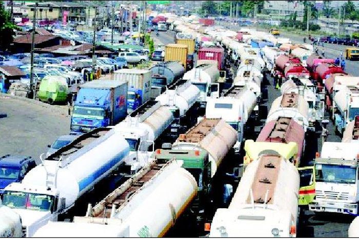 Apapa Gridlock: NPA ex-MD suggests expansion of ports access roads