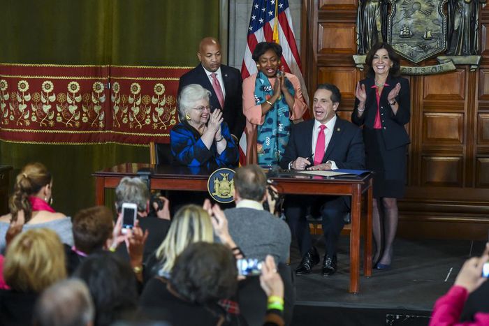 Prosecutor Drops Abortion Charge in Queens Murder Case, Stirring Debate