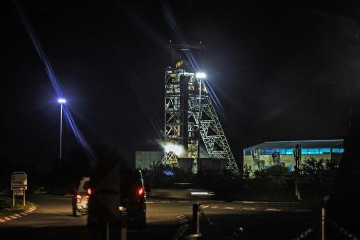 This photo taken on February 1, 2018 in Theunissen shows the Sibanye Beatrix gold mineshaft, where hundreds of miners are trapped underground following a power outage