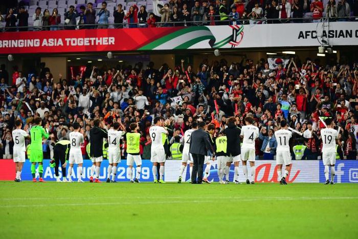 South Korea qualified for the knockout stage of the Asian Cup after beating Kyrgyzstan 1-0 in Abu Dhabi
