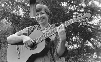 Jacqueline Steiner, 94, Lyricist Who Left Charlie on the MTA, Dies
