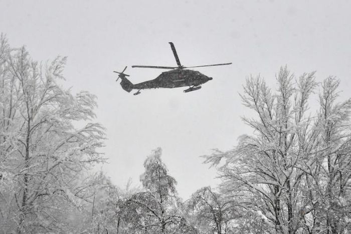 The Austrian army had to used two helicopters to rescue German students from a snowbound ski resort