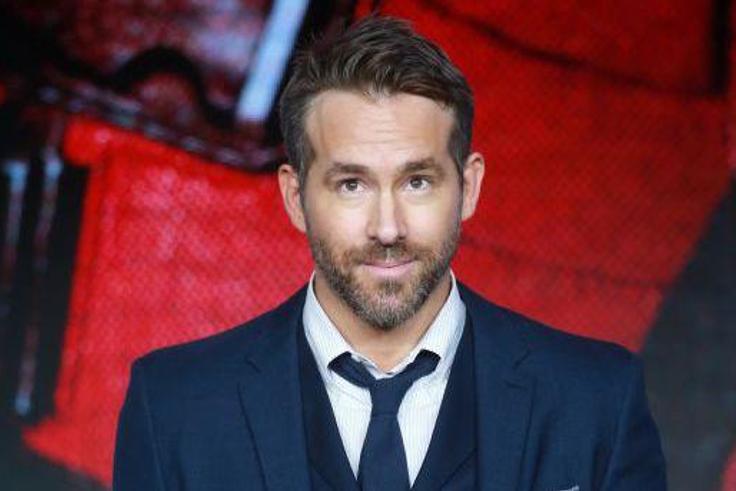 This Is How Ryan Reynolds Puts On Cologne