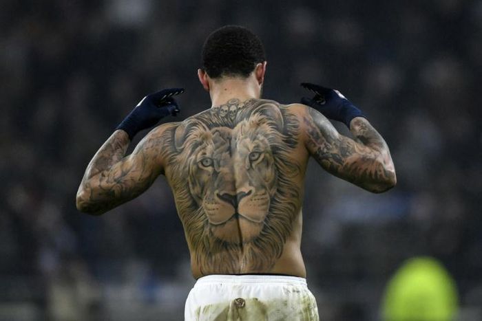 Memphis Depay likes the idea of wearing Real Madrid's 'white and gold shirts'