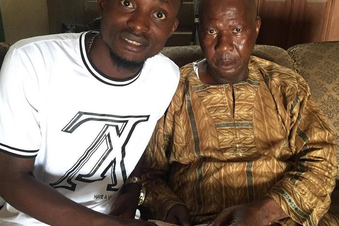 Sho Mo Age Mi star, Jigan visited Baba Suwe to donate fund for his health recovery.