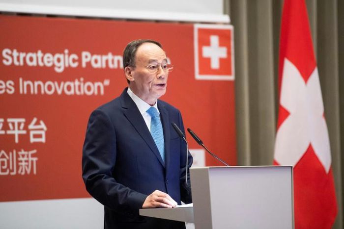 Chinese Vice President Wang Qishan, tasked with negotiating a truce in the US-China trade war, gets top billing in Davos, where the US government shutdown means Washington has no delegation