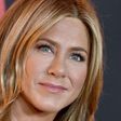 How Jennifer Aniston Looks THAT Good At 50