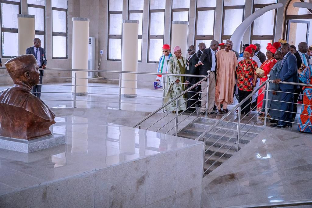 Buhari in Enugu, pledges more funding to education1