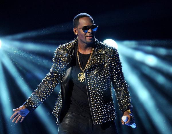 New R. Kelly sex video turned over to authorities, lawyer says