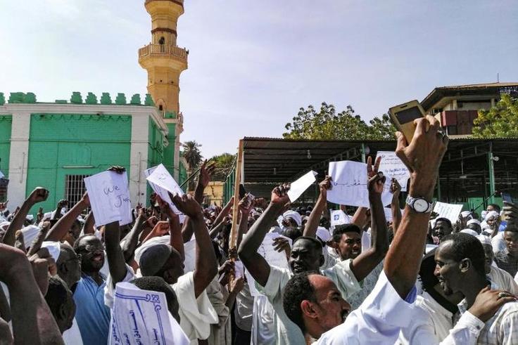 Sudanese protesters rally in the capital Khartoum's twin city of Omdurman on January 25, 2019