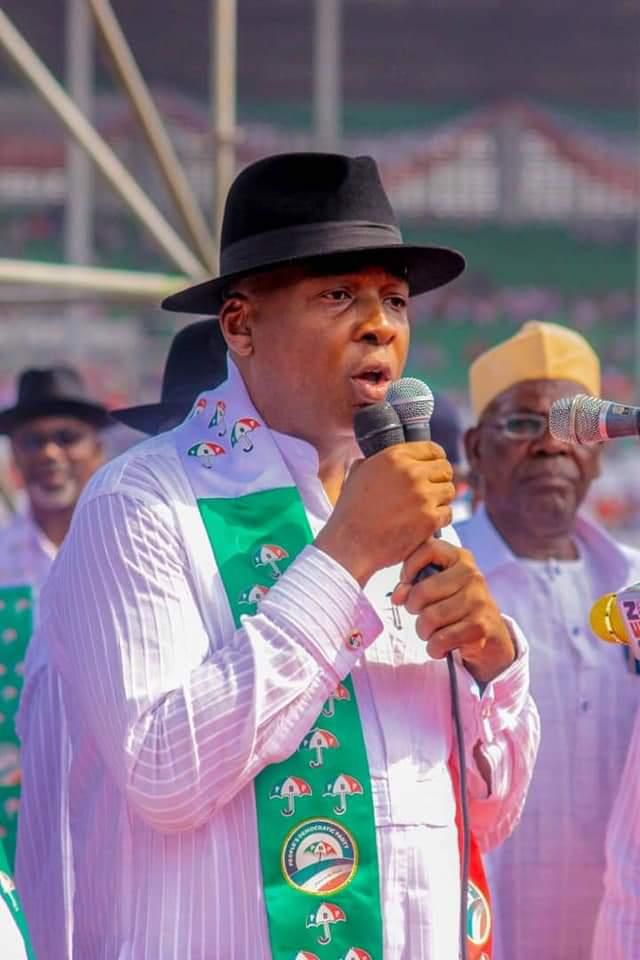 Saraki takes shots at Tinubu, Buhari