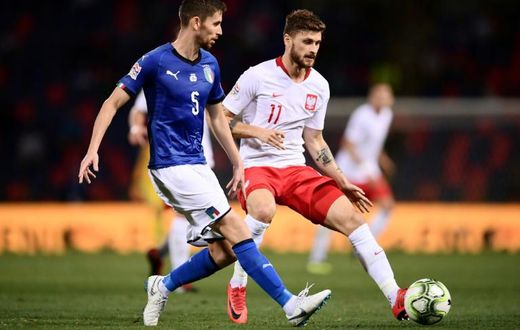 Leeds' Mateusz Klich (right) struck early and late in the second period for his first goals since October 2018