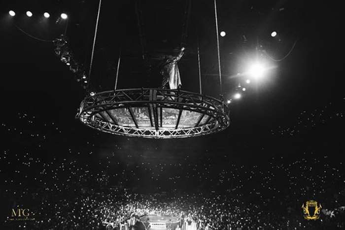 Davido's epic entrance at the O2 Arena [MichaelTubesCreation]