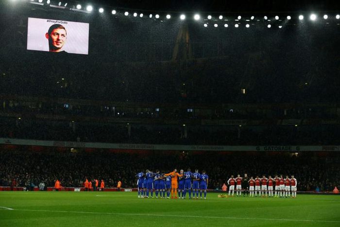 Cardiff City paid their respects to Emiliano Sala ahead of Tuesday's 2-1 defeat at Arsenal