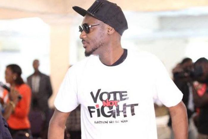 2face Idibia has taken his campaign to encourage peaceful voting to the office of the Inspector General of Police Mr Mohammed Adamu. They are captured in a video clip shared on the police's Twitter.