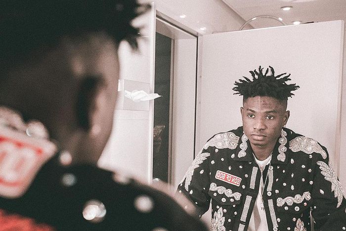 While reflecting about the negative reactions his collaborative project 'Logo Benz' received when it was released in last December, Lil Kesh admitted that the track with Olamide could have been presented in a better way. [Instagram/lilkeshofficial]