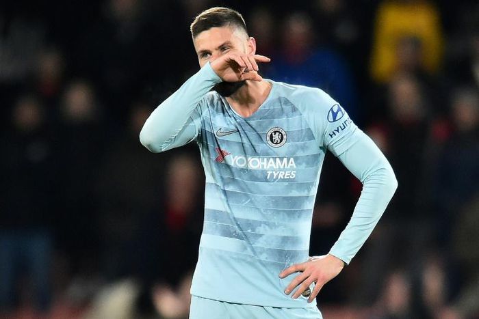 Chelsea's Olivier Giroud reacts during their dismal thrashing at Bournemouth