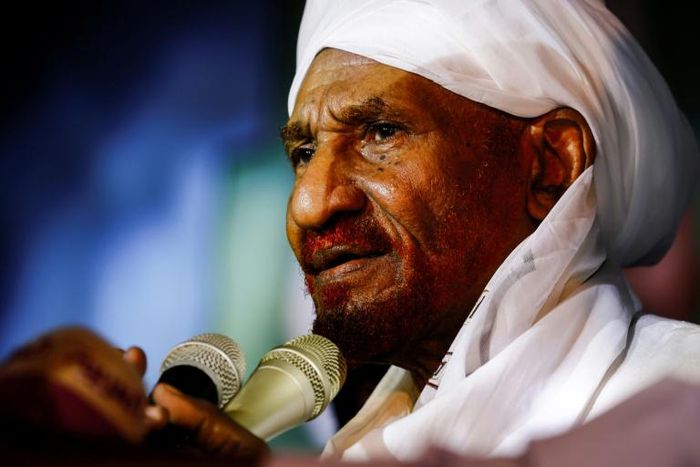 Sudanese opposition leader Sadiq al-Mahdi speaks in Omdurman on December 19, 2018