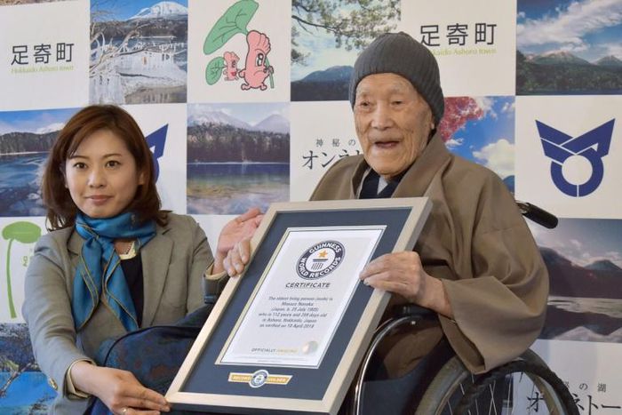 Masazo Nonaka enjoyed eating sweets and soaking in a hot spring. He was awarded the title of oldest man in April
