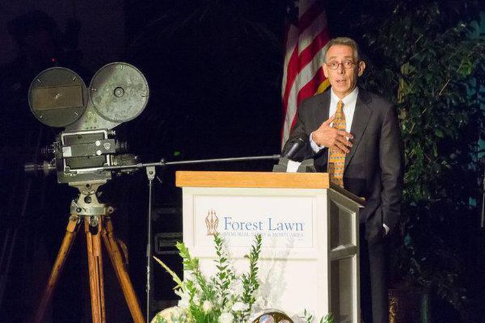 Bezos' security chief is a guardian to the stars