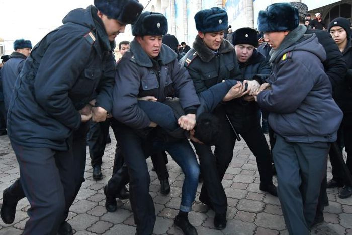 Kyrgyz police swooped on the rally of between 200 and 300 people opposing growing Chinese influence