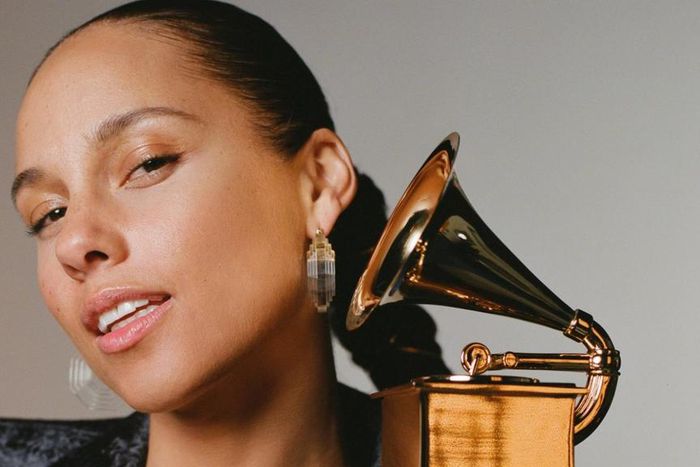 Alicia Keys 2019 Grammys Host [Grammy]