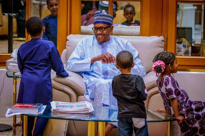 Buhari love kids after casting his votes