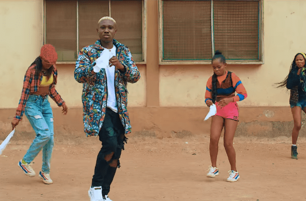 Zlatan doing the legwork in Zanku video (Youtube/Zlatan)